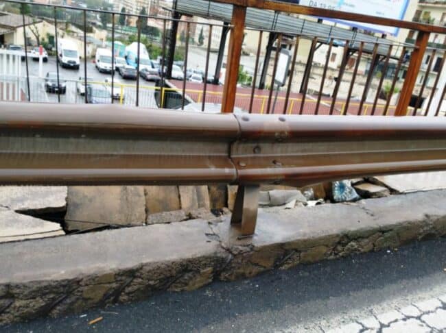 Catania nel degrado tra buche e tombini divelti, Cerri (Comitato Cittadino Vulcania): “Nessun intervento nonostante le segnalazioni” – Le FOTO
