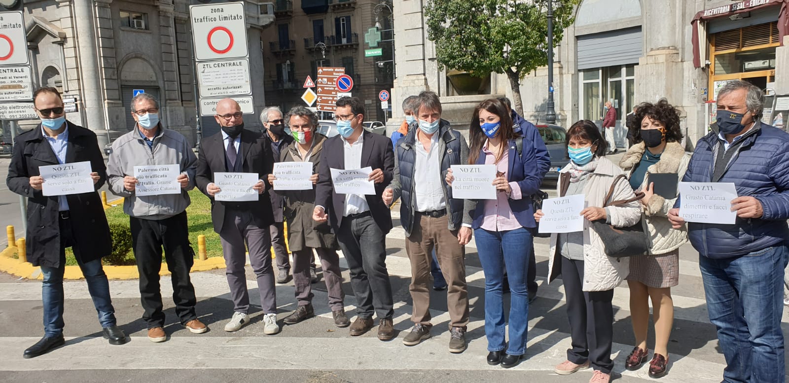 Palermo, “No al ripristino della Ztl”: la Lega scende in piazza al fianco dei commercianti