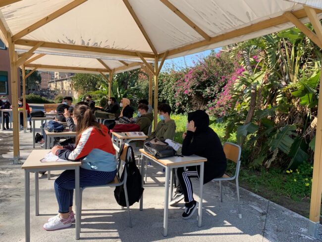 La sede di via Lizio Bruno dell’IPSSEOA “Karol Wojtyla” di Catania cambia volto – Le FOTO