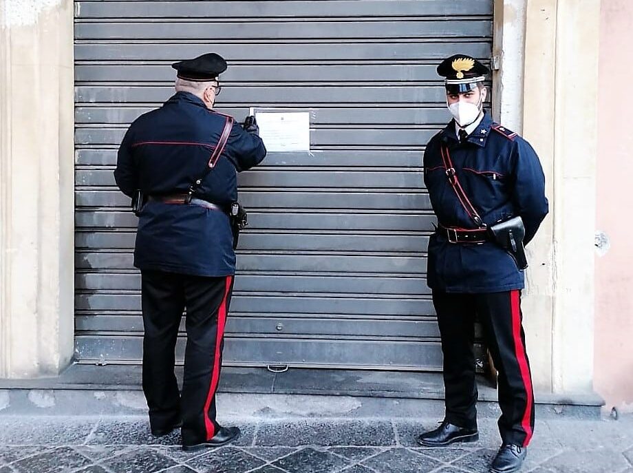 Catania, controlli a tappeto: chiuso un noto ristorante, denunciate quattro persone