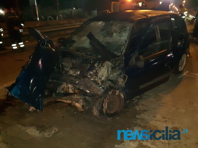 Grave incidente nei pressi del Centro Commerciale, due feriti: uno in prognosi riservata – Le FOTO