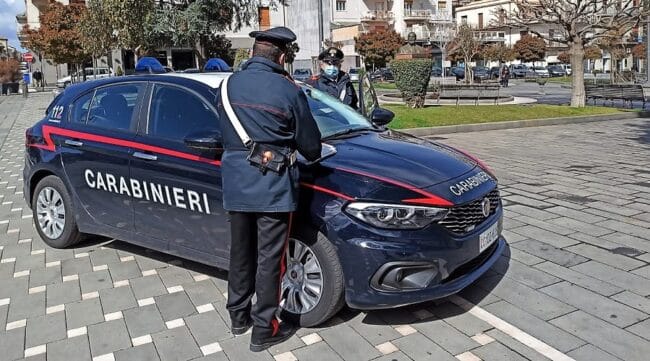 Evade dai domiciliari per andare al bar: aveva chiesto un permesso per scendere in ospedale a Catania