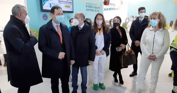 Vaccini anti-Covid, l’assessore Razza inaugura a Messina il quarto hub in Sicilia – VIDEO