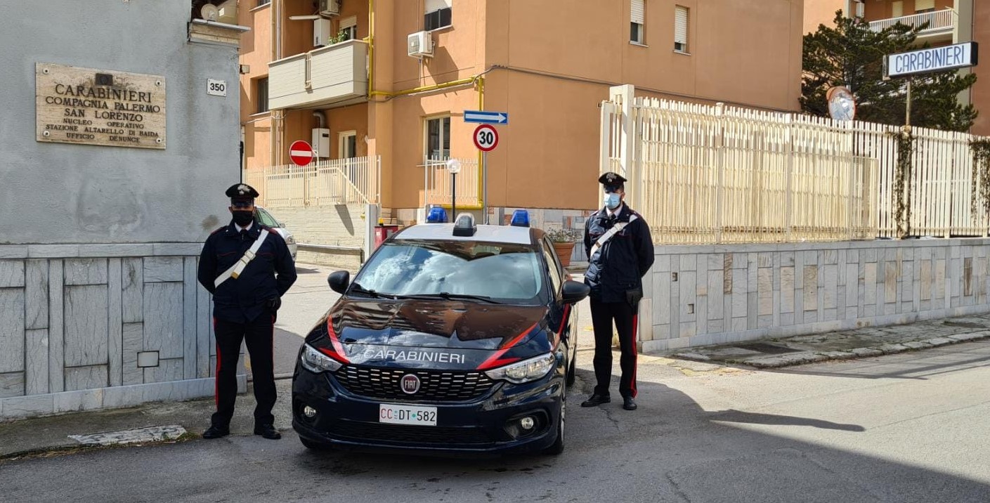 Palermo, in casa con revolver calibro 18 rubata: scattano gli arresti per 2 fratelli