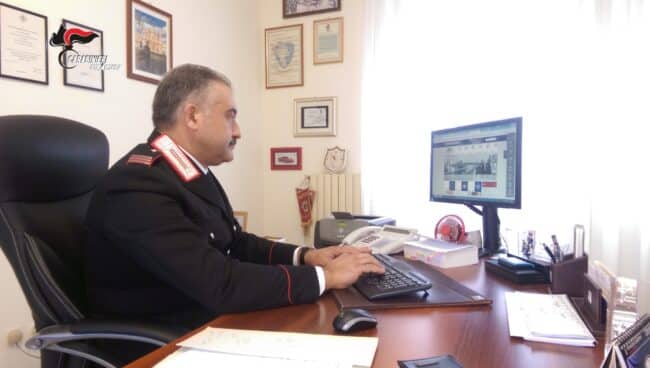 Usano dati di carte di credito altrui per fare acquisti on line, denunciate persone vicine alla vittima