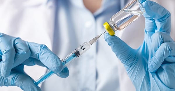 Coronavirus Italia, la decisione del Cts: “Seconda dose Pfizer o Moderna per under 60”