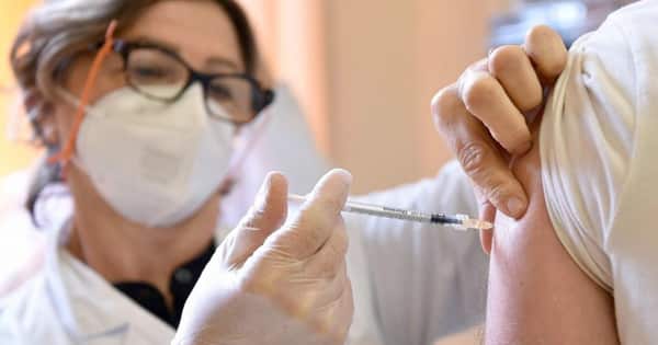 Sicilia, prende il via la campagna di vaccinazione per gli “estremamente vulnerabili”