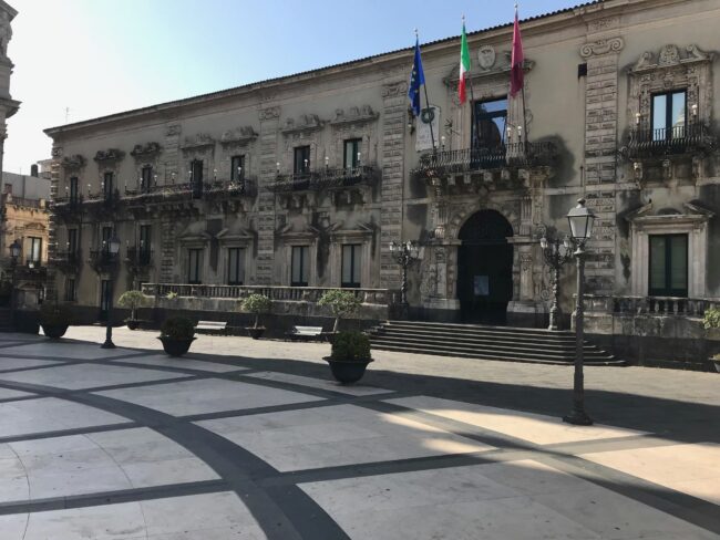 Acireale supera la soglia dei positivi, il sindaco Alì chiede la zona rossa: si attende l’ordinanza di Musumeci