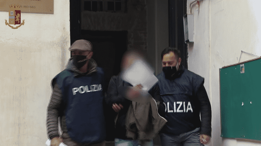 Arrestati rapinatori a Palermo, stavano organizzando un sequestro di persona: bottino di oltre 100 chili di tabacco – VIDEO