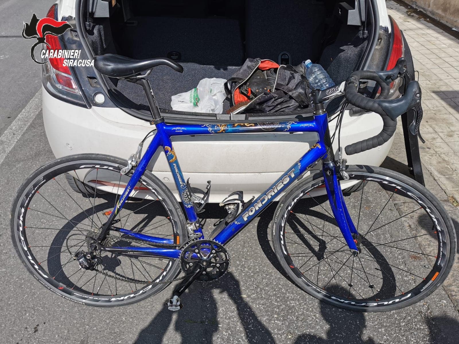 Solarino, lieto fine per un ciclista: ritrovata la bici in carbonio rubatagli, arrestato 31enne