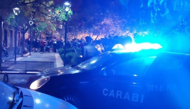 Catania, assembramenti di giovani in piazza Sciuti: intervengono i carabinieri