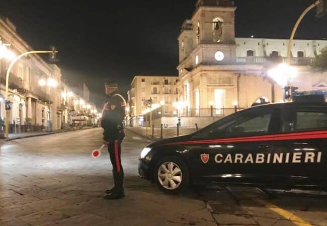 Specialista dell’evasione nel Catanese, fugge dai domiciliari due volte in pochi giorni: arrestato un uomo