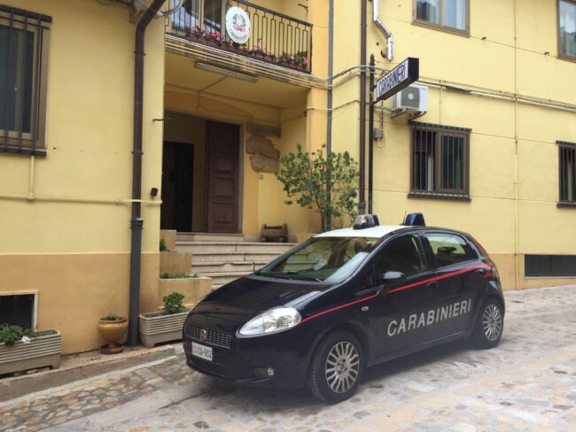 Umiliazioni e minacce di morte per anni, donna trova coraggio e denuncia marito violento – LA STORIA