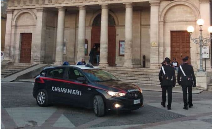 Caccia all’uomo in Sicilia, albanese con mandato di cattura internazionale in città: l’operazione dei carabinieri