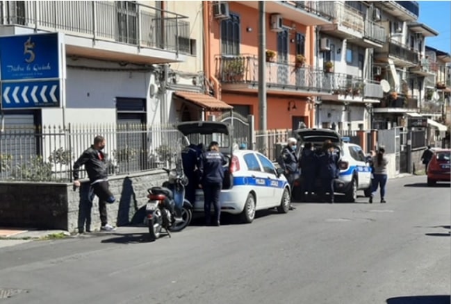 Catania, controlli a tappeto contro gli indisciplinati: tanti automobilisti “irregolari”