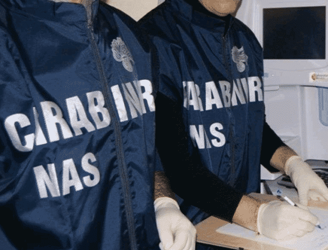 Igiene carente, chiuso laboratorio dove si preparavano pizze e alimenti affumicati: c’è la multa di 5mila euro