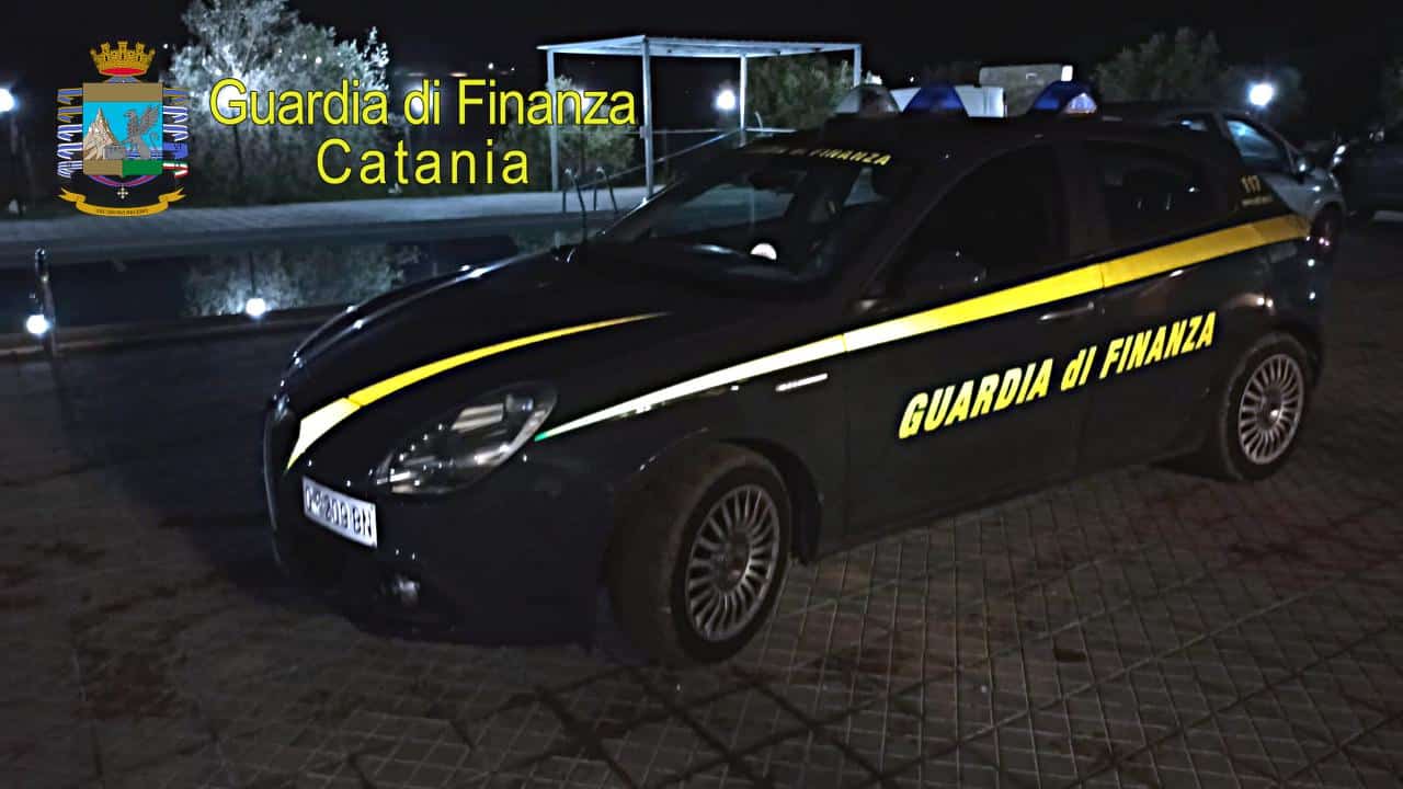 Catania, festino “abusivo” in villa: blitz della Finanza, 26 soggetti sanzionati. Catanese nei guai – IL VIDEO