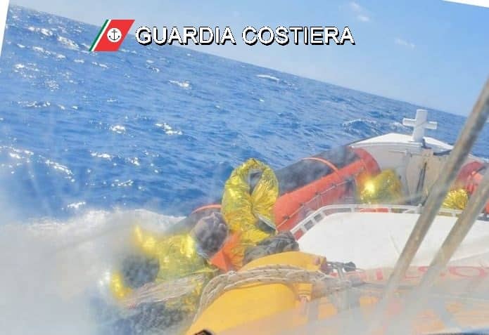Ancora migranti in Sicilia, soccorsi in 27 a 157 miglia da Portopalo di Capo Passero