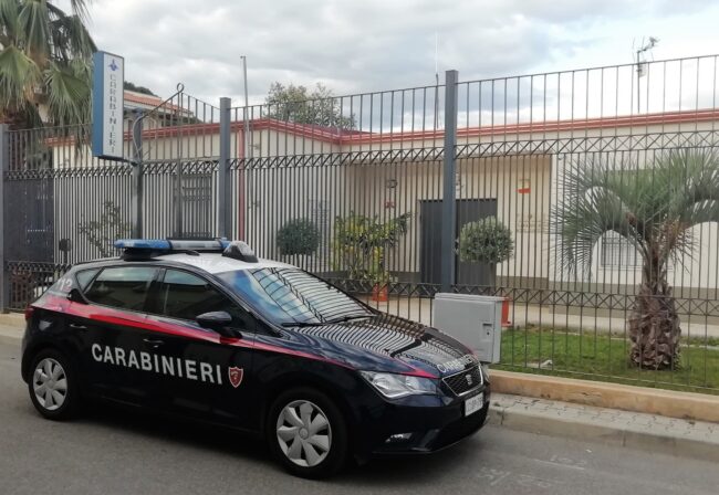 Incendio di attività commerciale, responsabile “incastrato” dalla videosorveglianza: arrestato 30enne