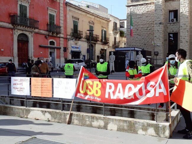 #RightsFirst! Basta stragi!, USB scende in piazza a Ragusa contro la sanatoria 2020 e l’indifferenza politica – Le FOTO