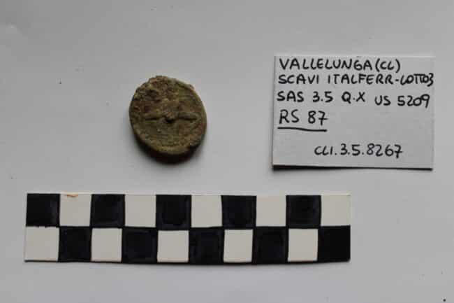 Scavi per raddoppio ferroviario Palermo-Catania, trovata rara moneta romana in bronzo – DETTAGLI