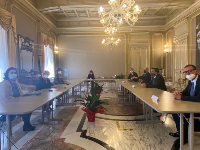 Catania, commercio e ristorazione in difficoltà: incontro con il Prefetto per esaminare problematiche