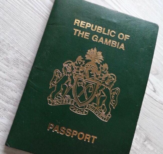 Enna, richiede rinnovo permesso di soggiorno ma il passaporto è falso: arrestato 21enne cambiano