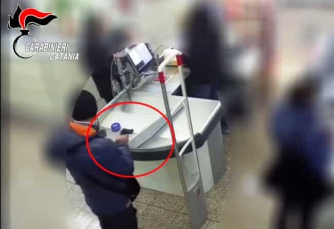Rapine nel Catanese, ben 5 quelle perpetrate: arrestato 41enne, ecco chi è l’autore – IL VIDEO