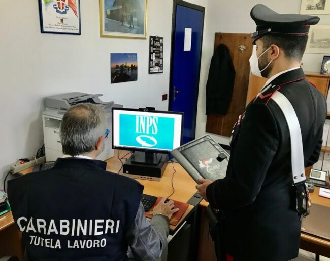 Caccia ai “furbetti” del Reddito di Cittadinanza, dichiarazioni false all’Inps: fioccano le denunce