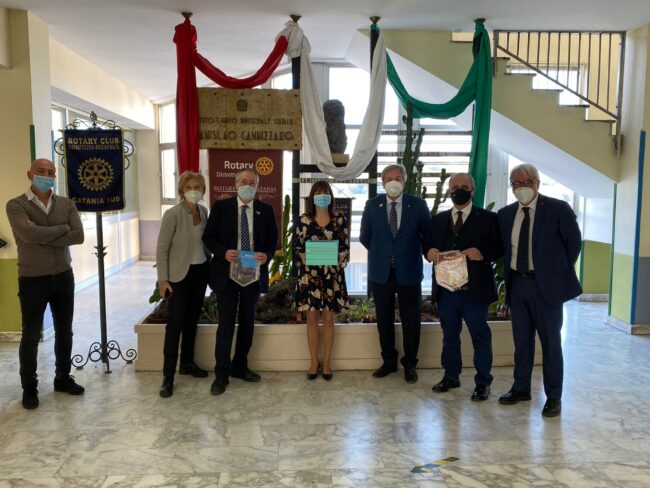 Il Rotary omaggia l’ITI Cannizzaro di Catania con quattro tablet