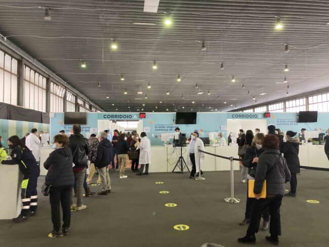 Porte aperte ad AstraZeneca, ottimi risultati alla Fiera del Mediterraneo: ecco i centri vaccinali