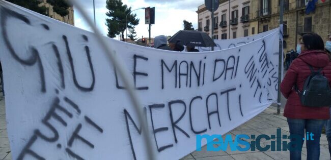 Anche a Palermo commercianti e ambulanti tornano nuovamente in piazza – FOTO e VIDEO