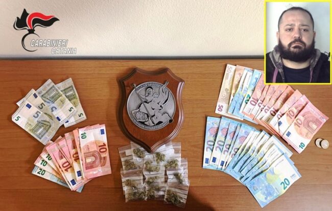 Droga a Picanello, pusher spacciano in compagnia di un minorenne: scatta l’arresto