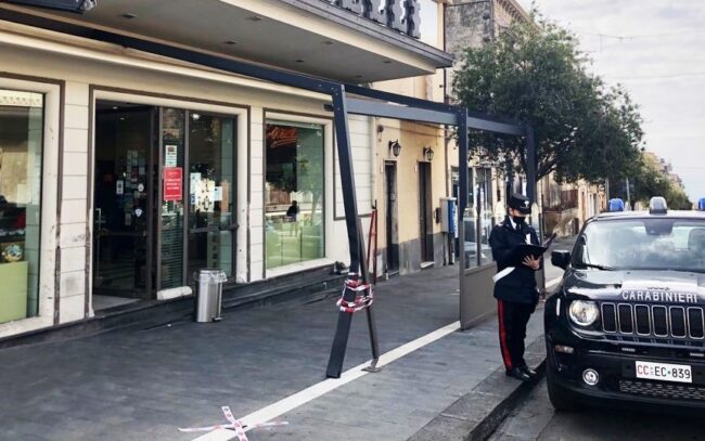 Incidente nel centro di Belpasso: arrestato il conducente del camion, 70enne in pericolo di vita