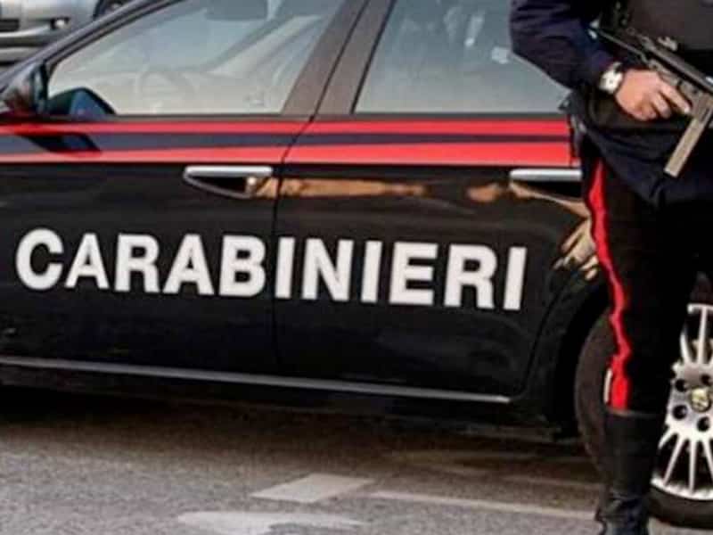 Catania, a spasso per via Caduti del Lavoro: spacciatore arrestato, era ai domiciliari