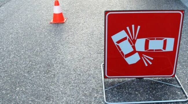Furgoncino si ribalta lungo la A19, due feriti e traffico letteralmente in tilt