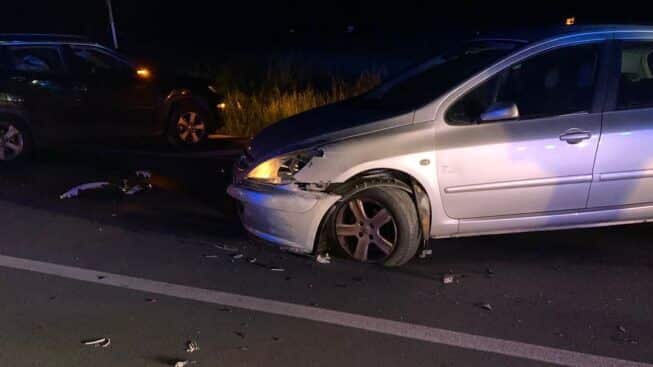 Incidente stradale in via Luca Crescente: minicar con 16enne si scontra con una Peugeot
