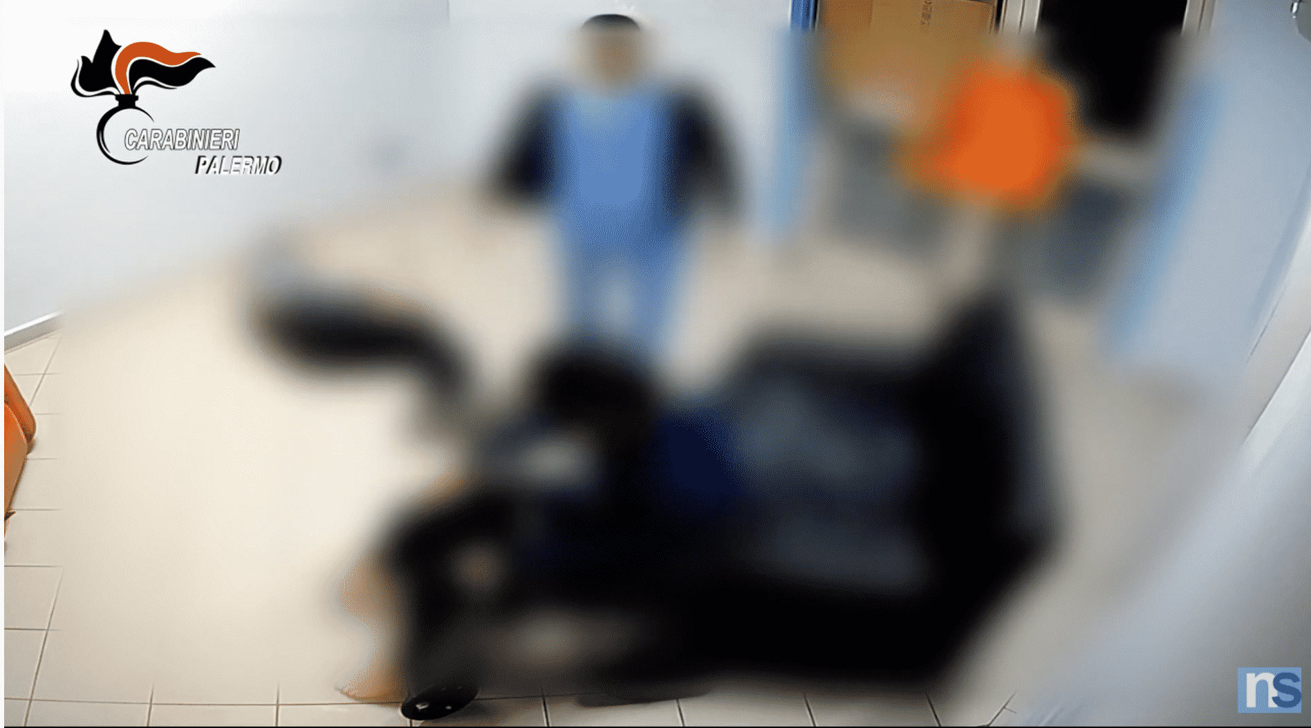 Violenze e maltrattamenti in un centro per malati spastici di quartiere, 3 arresti – IL VIDEO