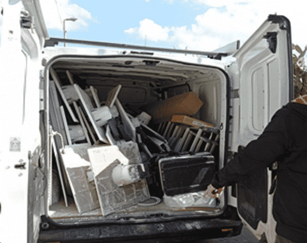 Palermo, ditta di impianti trasportava rifiuti illegalmente: due soggetti segnalati, veicolo sequestrato