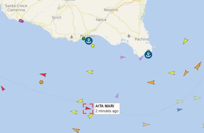 Migranti salvati a sud della Sicilia, non si “sblocca” la situazione di Aita Mari: manca ancora l’ok per lo sbarco