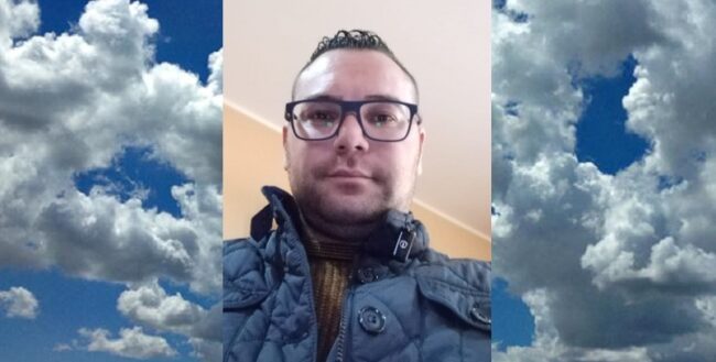 Auto contro albero sulla SS 123, muore il 31enne Angelo Pio La Mendola. Gli amici: “Ogni parola è superflua”