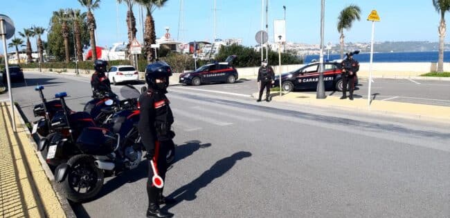 Controlli straordinari nel fine settimana, 4 denunciati e 21 sanzionati a Milazzo e nelle Isole Eolie