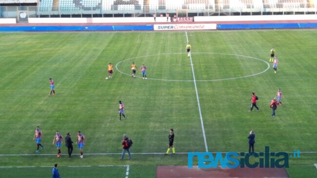 Il Catania affonda nel “mare mosso”, etnei distratti dalle schermaglie Sigi-Tacopina: chiarezza ora o mai più