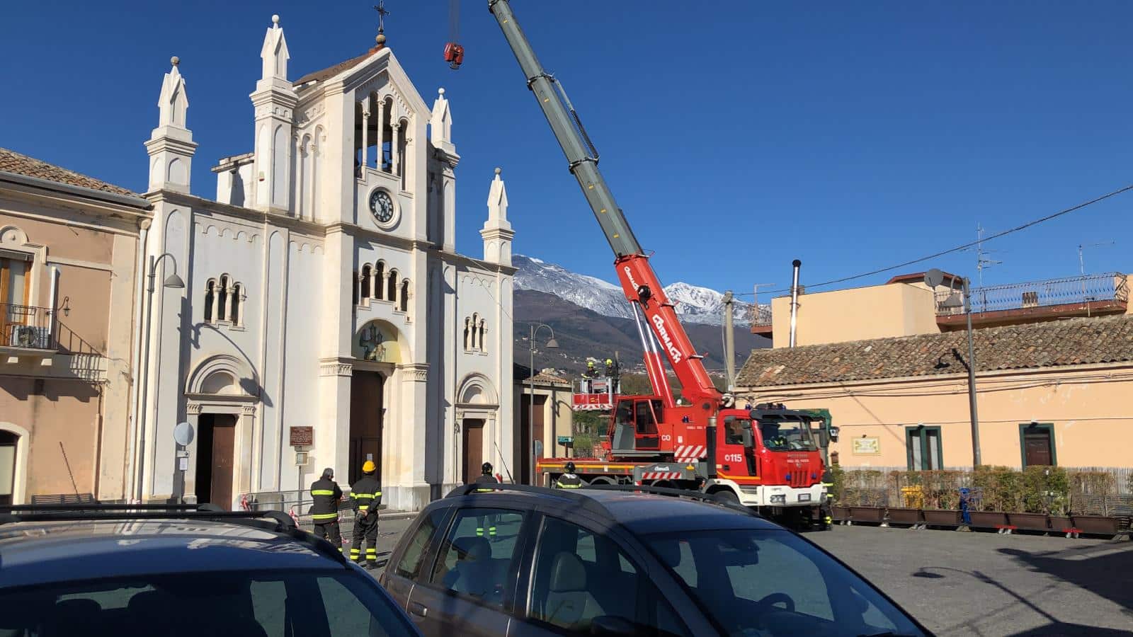 Sisma dicembre 2018, via ai lavori alla chiesa di Cosentini: “Ferite profonde possono essere rimarginate”