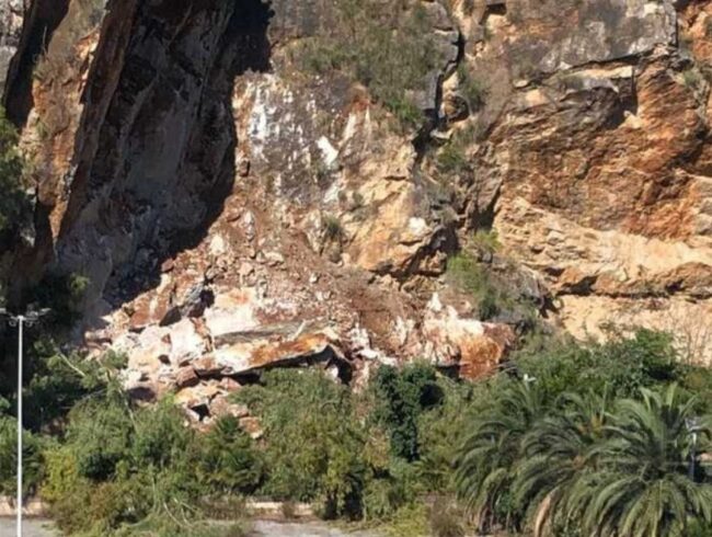 Paura a Palermo, si stacca costone roccioso di monte Pellegrino: vigili del fuoco sul posto