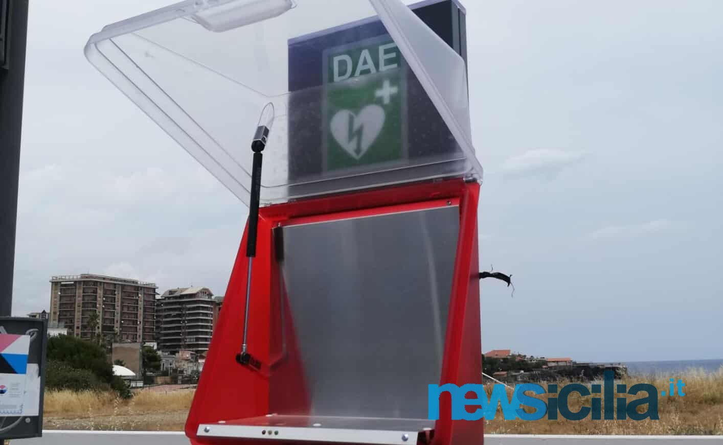 Catania, rubato defibrillatore al lungomare? L’assessore Parisi chiarisce: “Deve essere ancora installato”