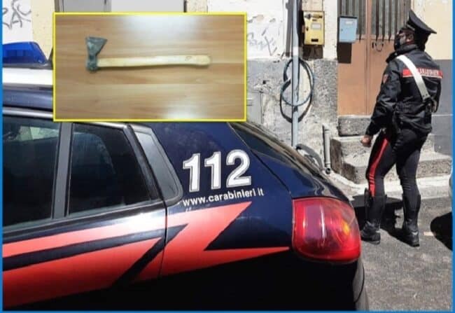 Catania, l’incubo di un uomo: compagna lo minaccia con un’ascia mentre adagia il bimbo in culla