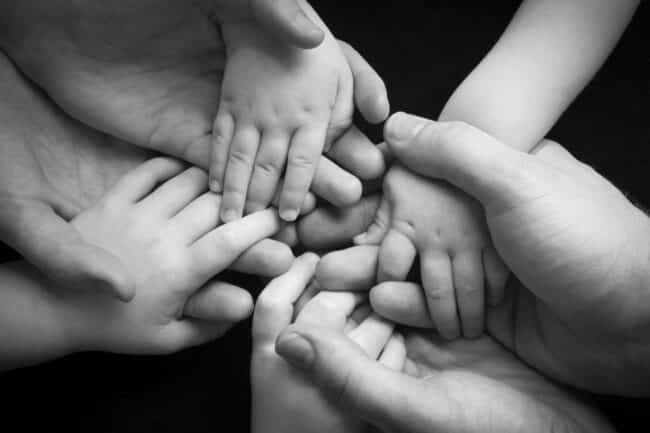 “La famiglia non è una cosa importante, è tutto”: la Giornata Internazionale per celebrare genitori e figli