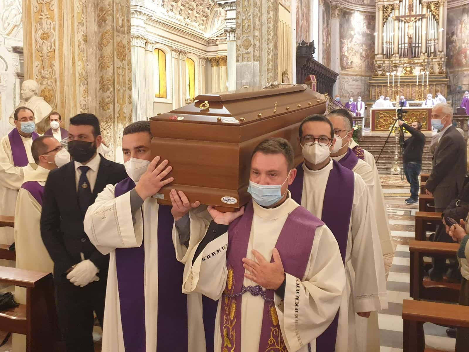 Morte Monsignor Pio Vittorio Vigo, celebrati ad Acireale i funerali del vescovo emerito – FOTO