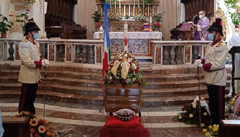 Cerimonia solenne per l’ultimo saluto a Pippo Patanè: il ricordo commosso del sindaco Oliveri